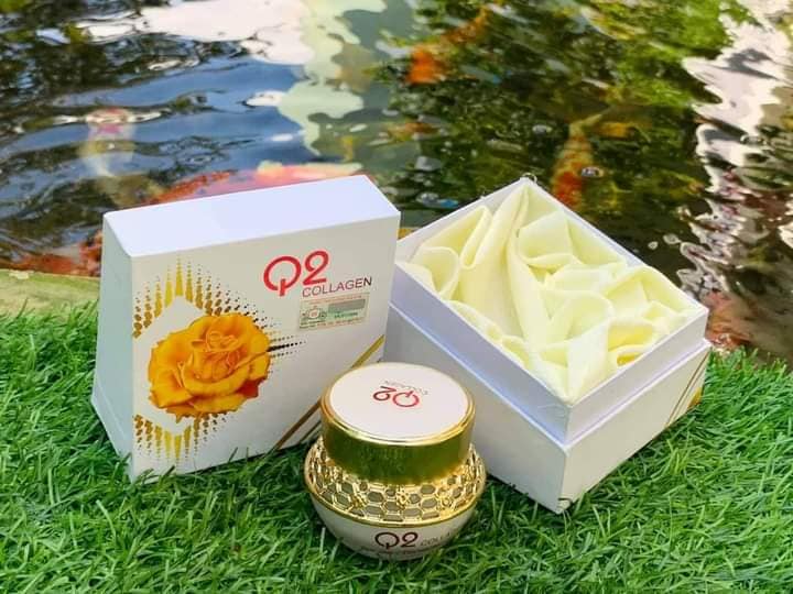 Bộ sản phẩm gồm hộp và hũ kem trong thực tế