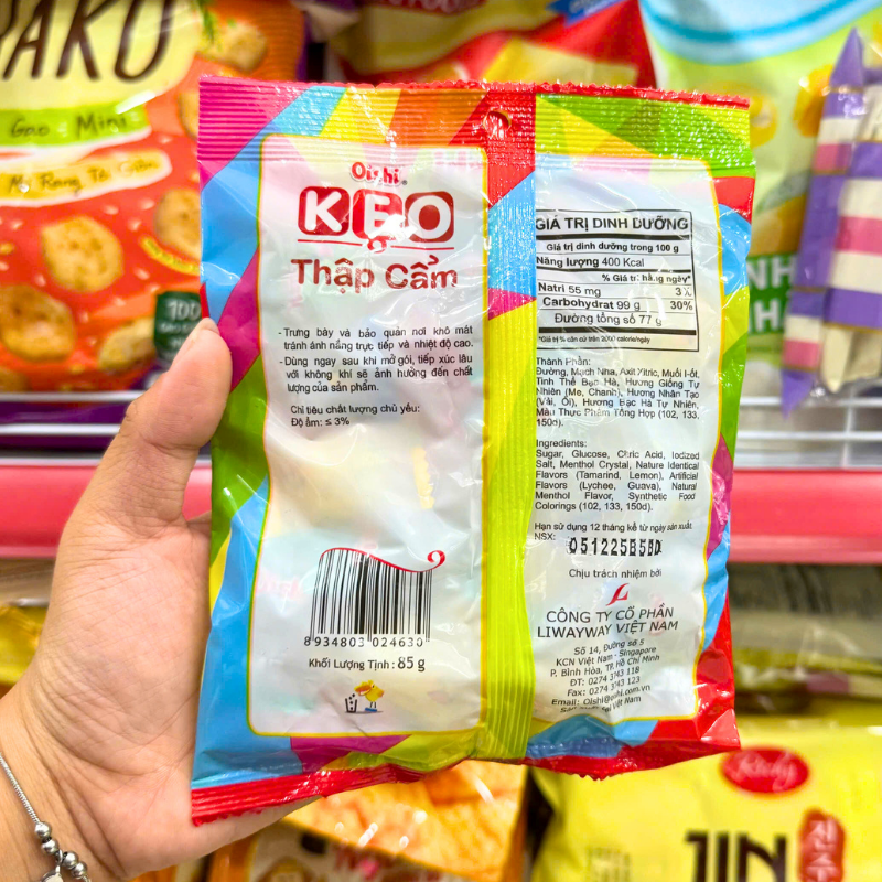 Mặt sau sản phẩm hiển thị thành phần và giá trị dinh dưỡng