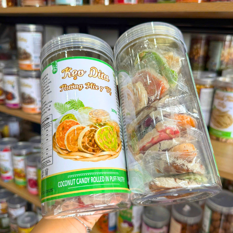 Kẹo Dừa Nướng Cuộn Bánh Tráng Mix 7 Vị 300g Hộp Pet
