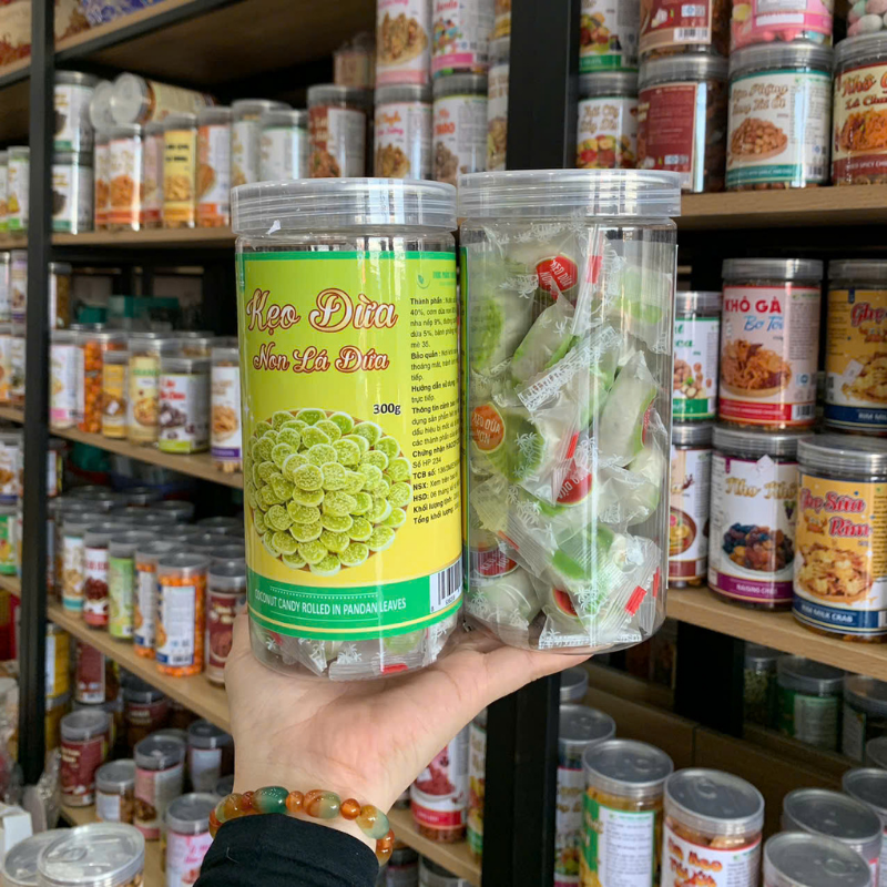 Kẹo Dừa Non Lá Dứa 300g Hũ Pet