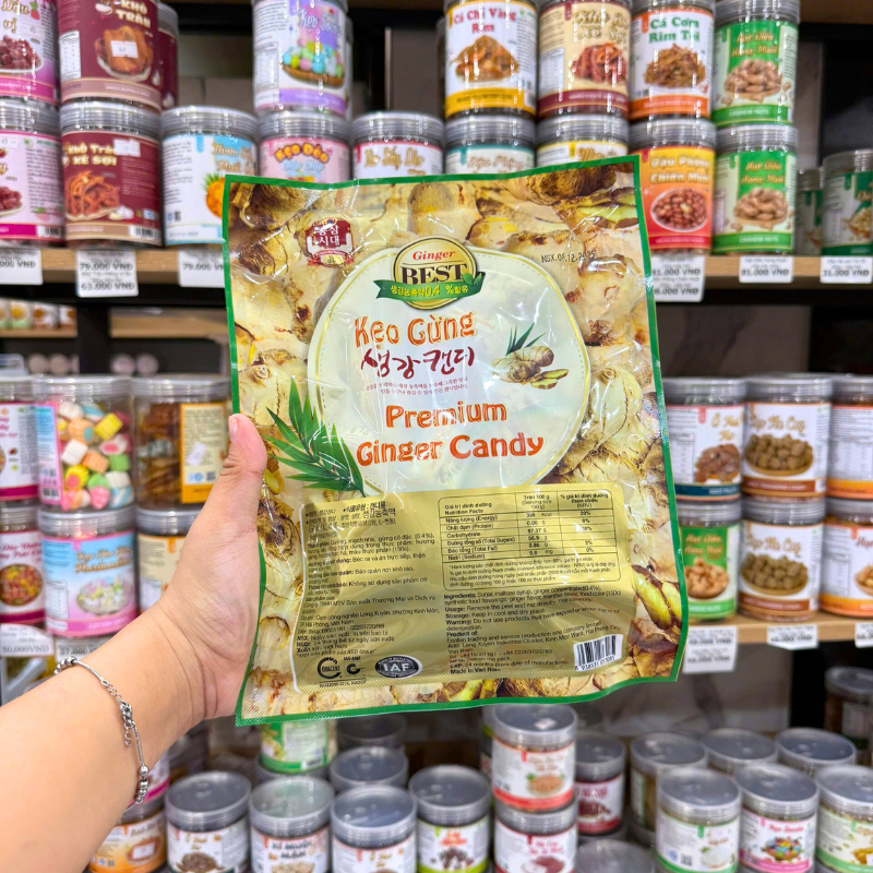 Mặt sau sản phẩm với bảng thông tin in trên bao bì
