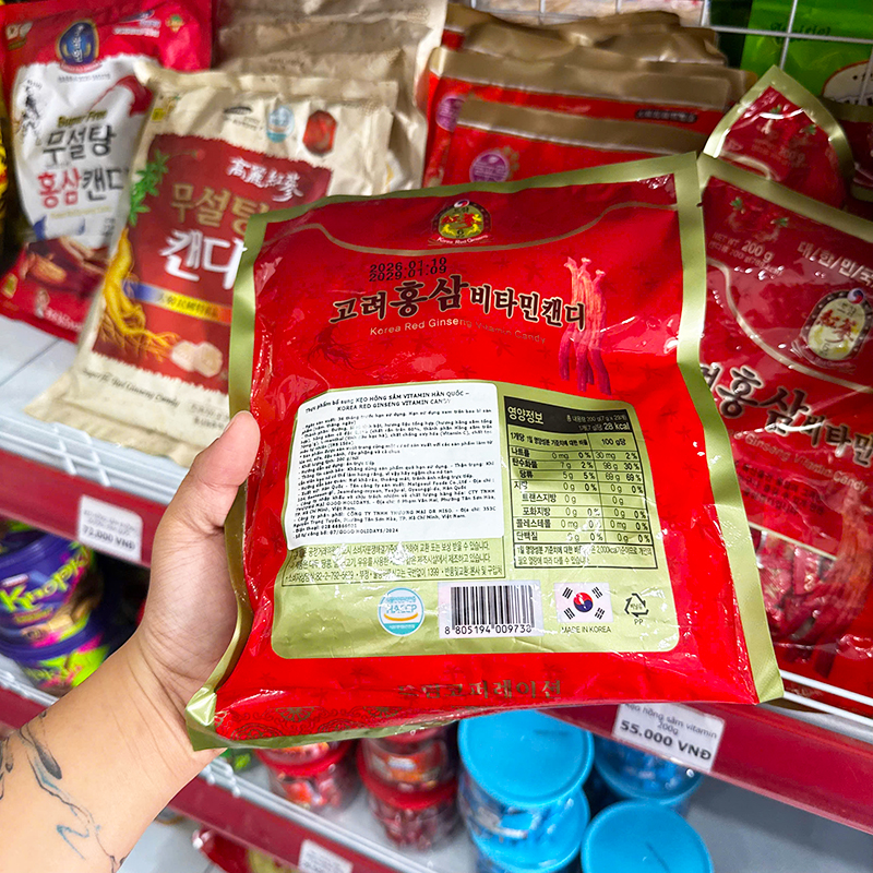 Mặt sau sản phẩm với nhãn thông tin và mã vạch