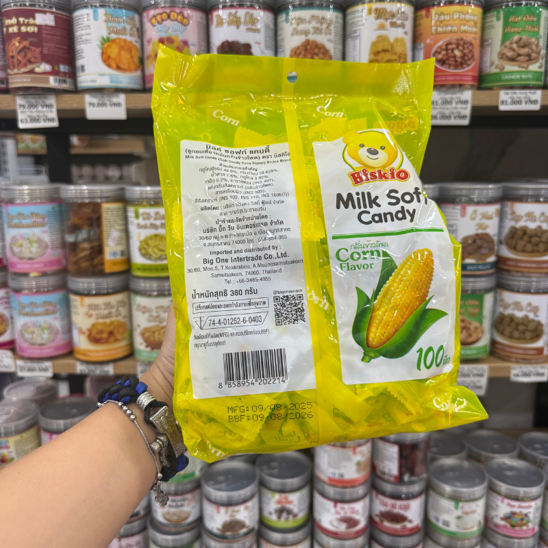 Mặt sau bao bì với thông tin sản phẩm và mã vạch
