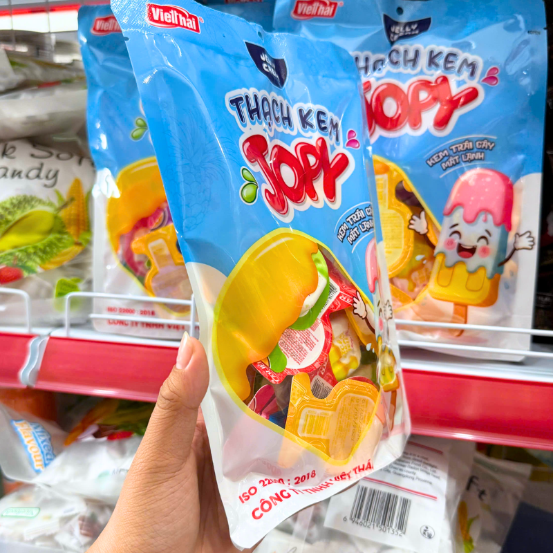 Dáng túi đứng và phần bao bì trong suốt tiện quan sát sản phẩm