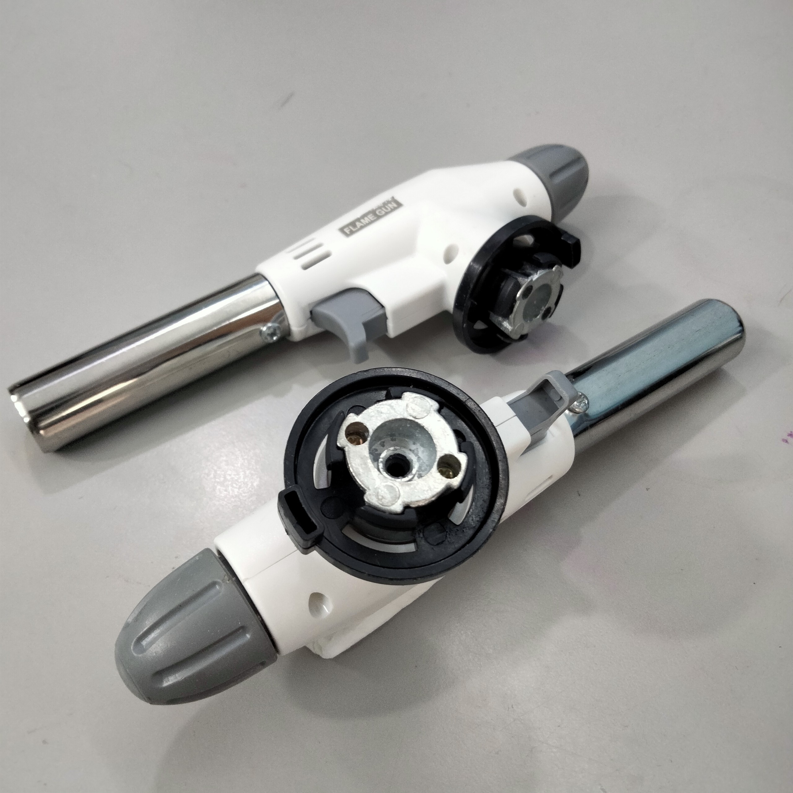 Cận cảnh phần khớp nối để lắp với bình gas mini