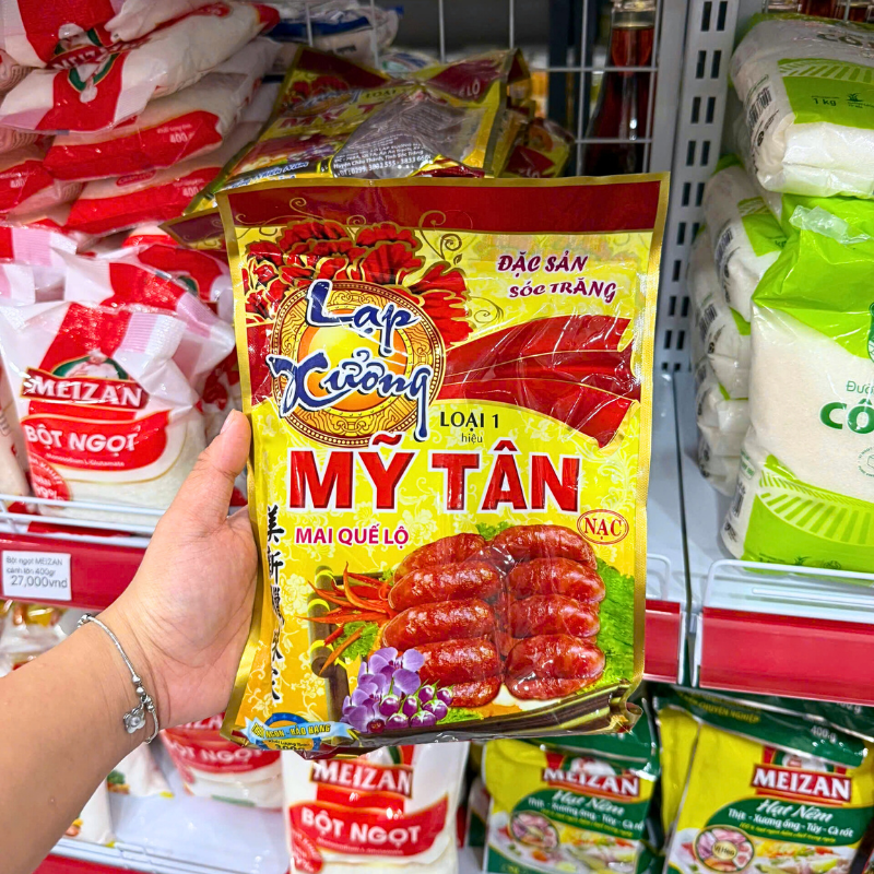 Hình ảnh Lạp Xưởng Mỹ Tân Loại 1 Bịch Vàng 300g trong bộ sưu tập Đồ ăn đóng hộp, xúc xích, lạp xưởng