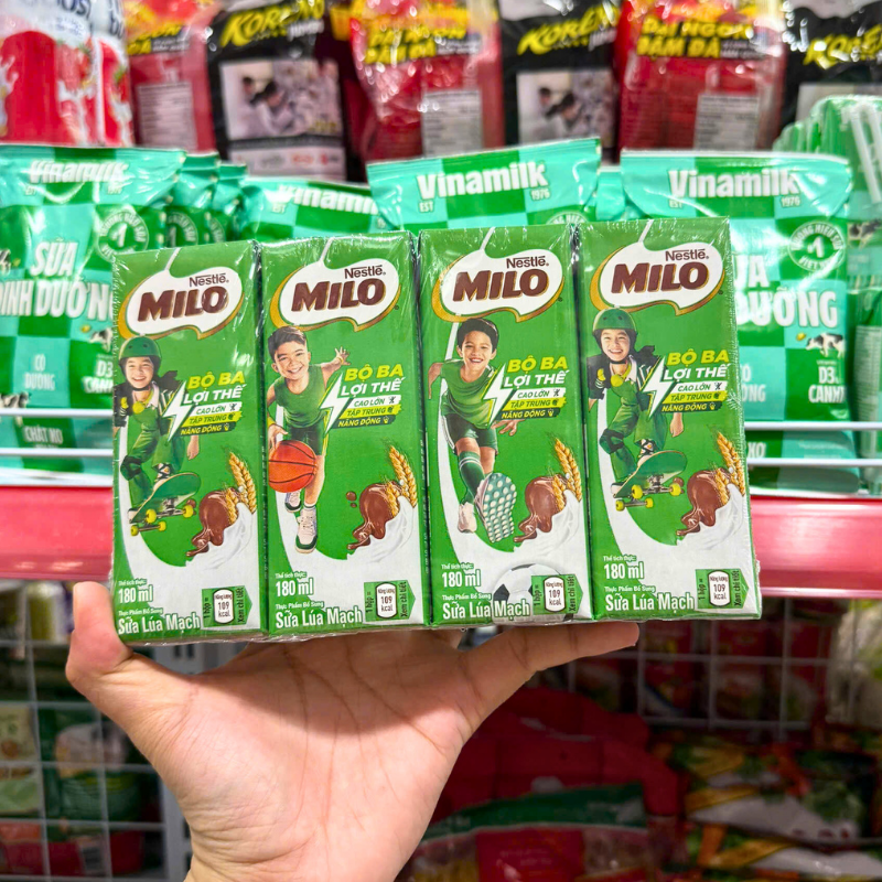 Mặt trước lốc 4 hộp với quy cách 180ml mỗi hộp
