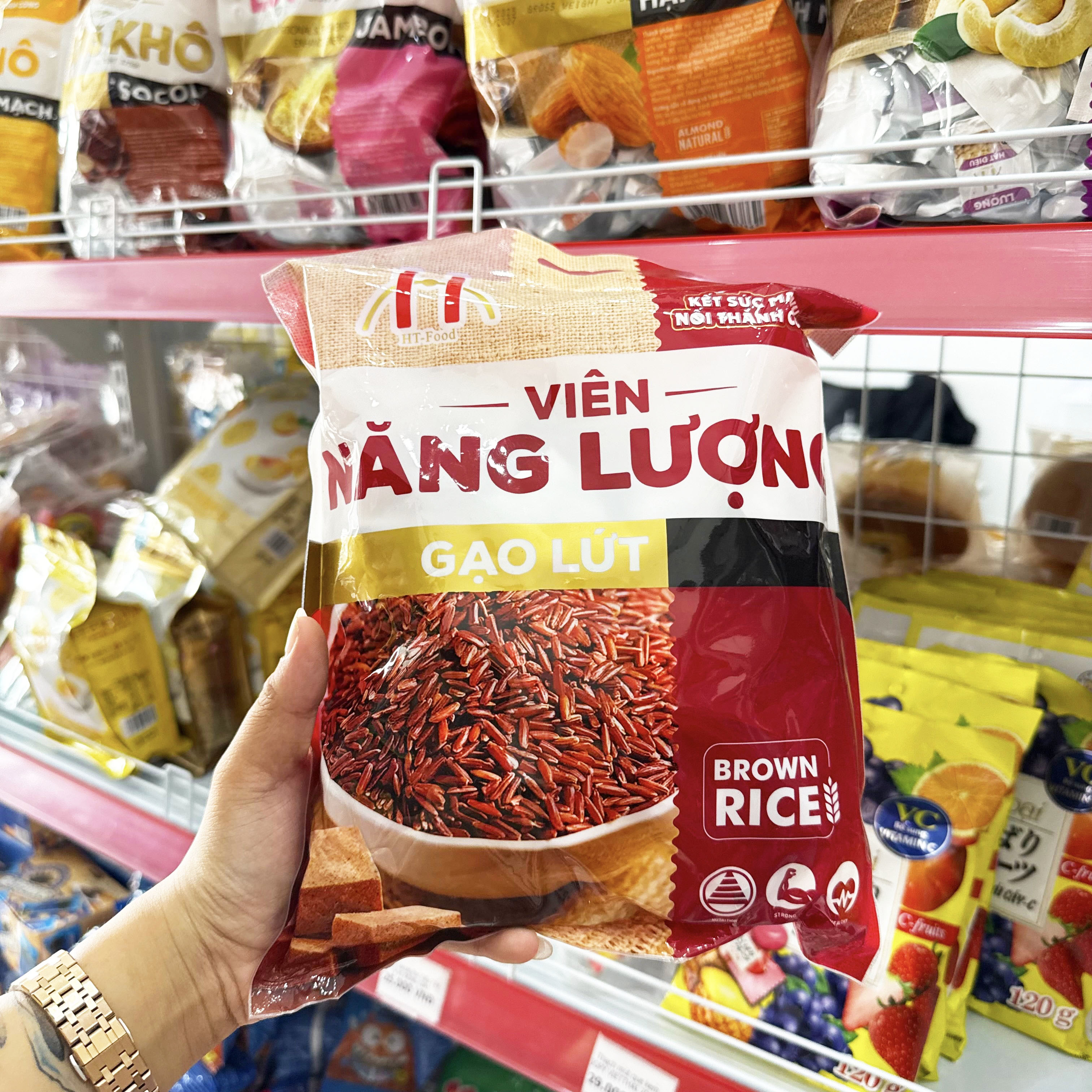 Mặt trước bao bì với tên vị gạo lứt rõ ràng