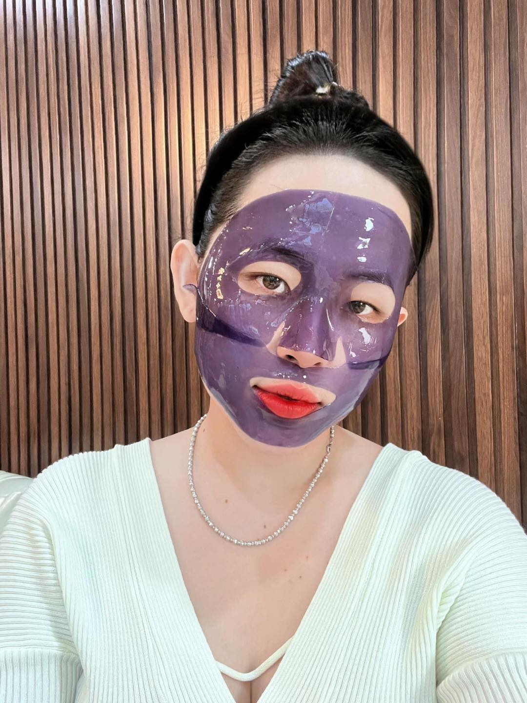 Mặt nạ thạch Màu Tím khi đắp trên da