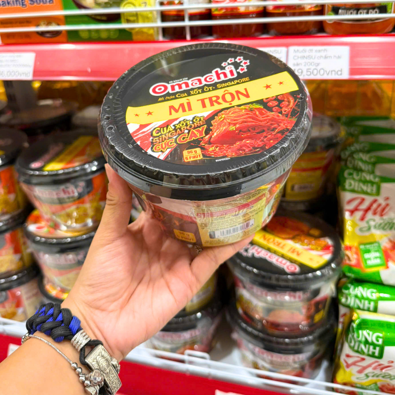 Mì Trộn Cua Xốt Ớt Singapore Omachi Dạng Tô 96g