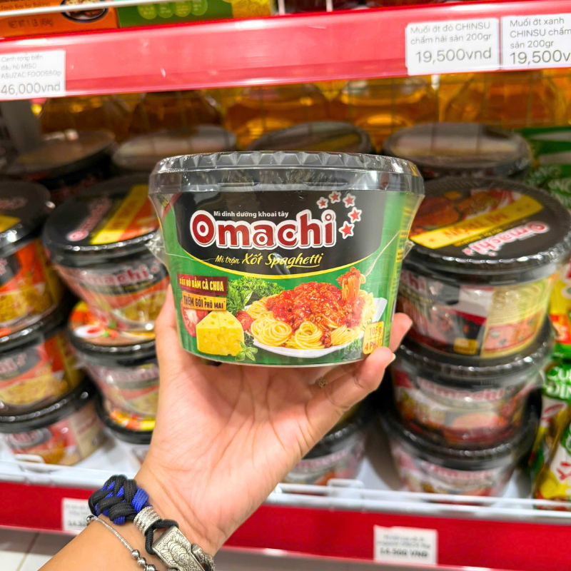 Thiết kế tô tiện dùng với hình minh họa món mì spaghetti trộn xốt