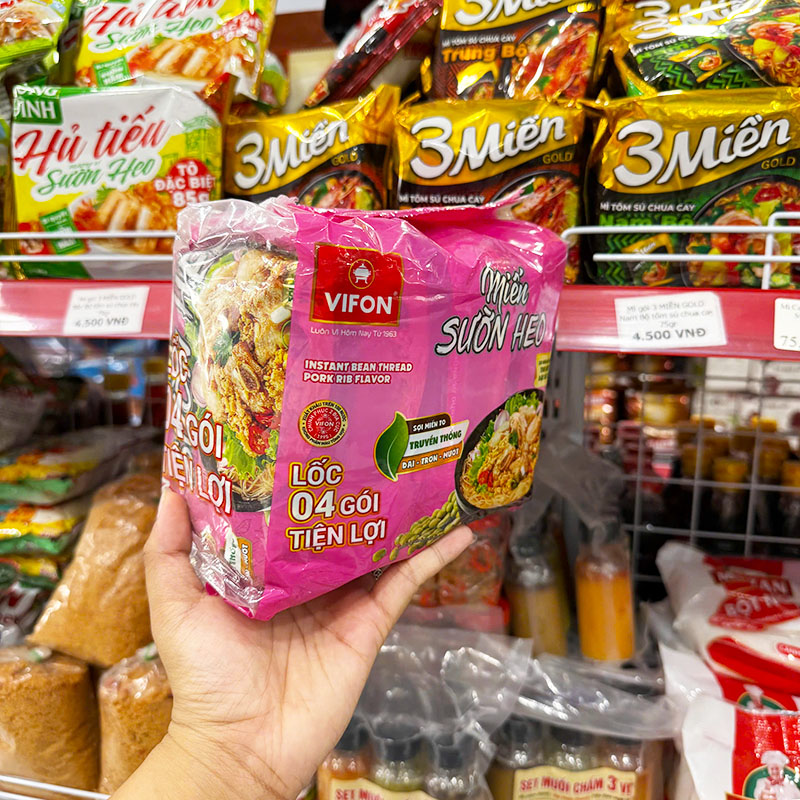 Mặt trước bao bì với nhận diện hương vị sườn heo