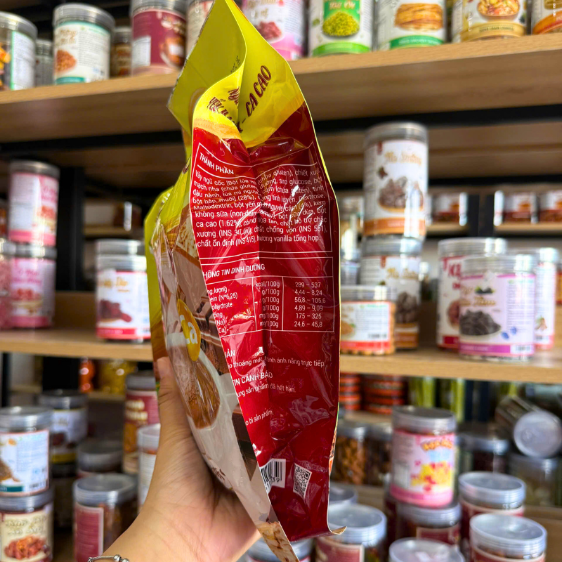 Mặt sau gói sản phẩm với thông tin bảo quản và bảng thông tin