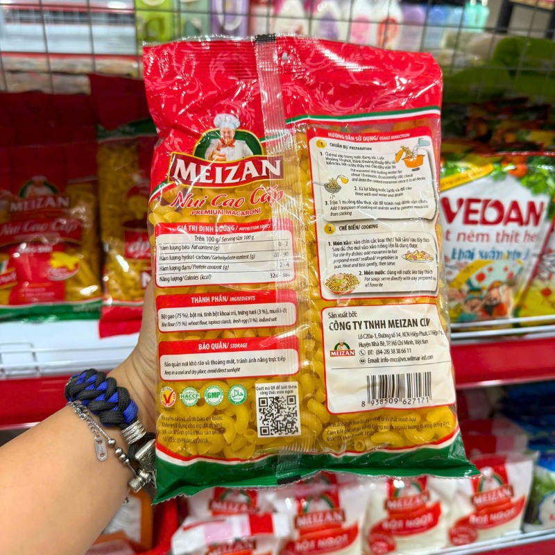 Mặt sau bao bì với phần thông tin thành phần và hướng dẫn sử dụng