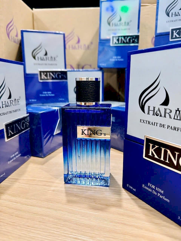 Thiết kế chai vuông chuyển sắc xanh của phiên bản 100ml
