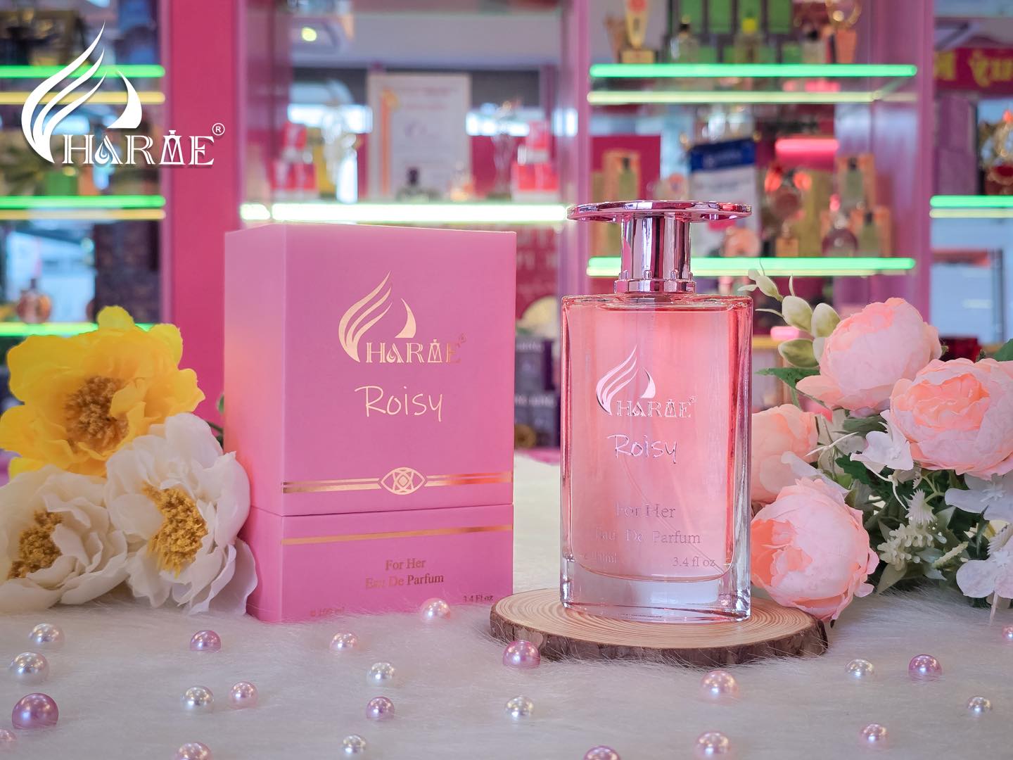 Thiết kế chai và hộp tông hồng sang trọng của Roisy 100ml