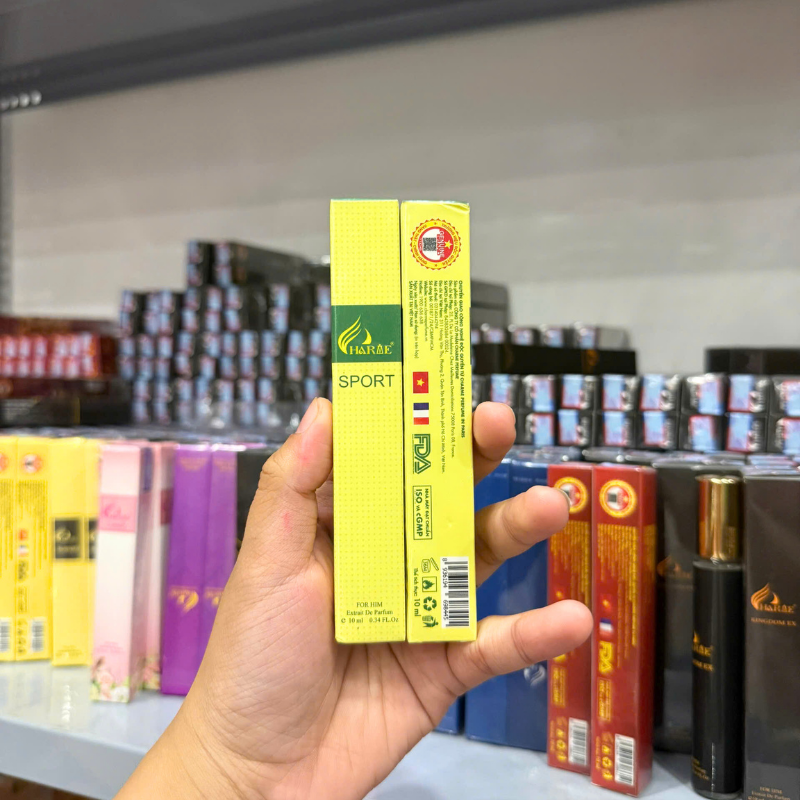 Mặt bên hộp hiển thị tên Sport và dung tích 10ml rõ ràng