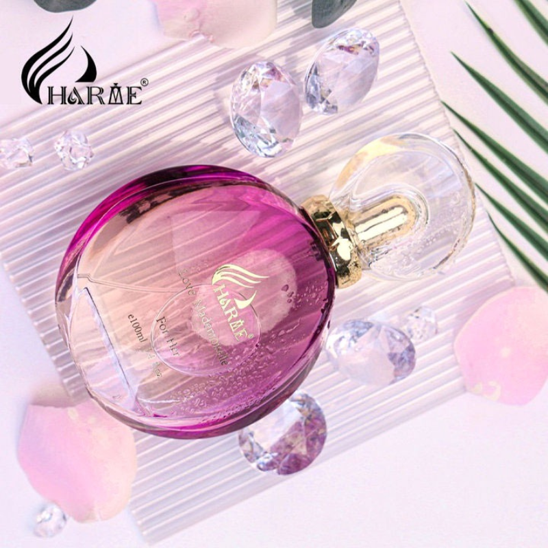 Cận cảnh thân chai và vòi xịt