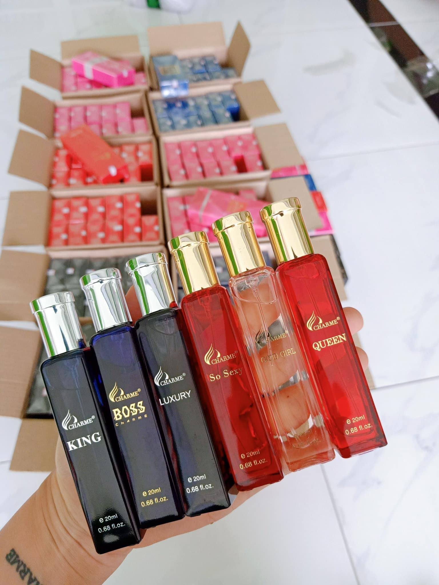 Thiết kế chai mini 20ml nhỏ gọn, tiện mang theo