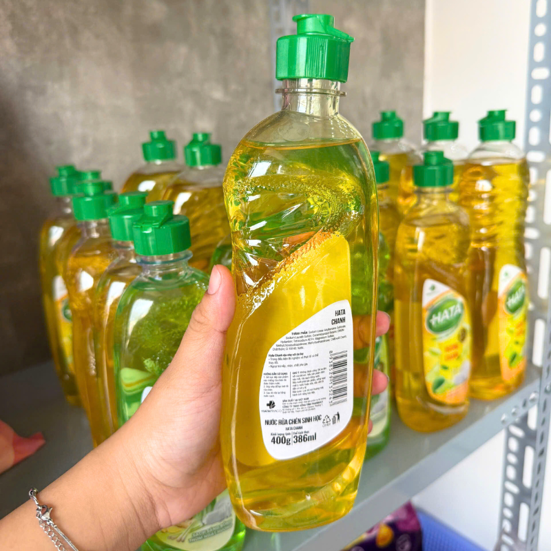 Bảng thông tin thành phần và dung tích trên nhãn sau
