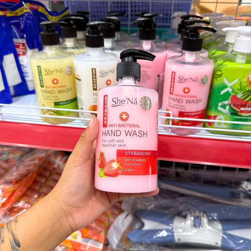Mặt trước chai pump hương Dâu Tây, dung tích 500ml