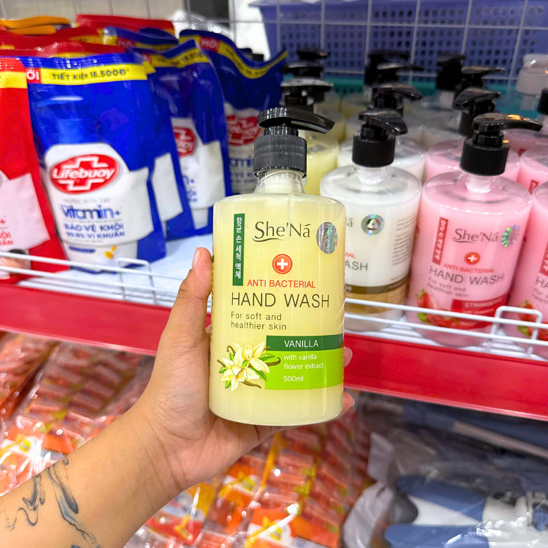 Mặt trước chai với thông tin hương vanilla và dung tích 500ml