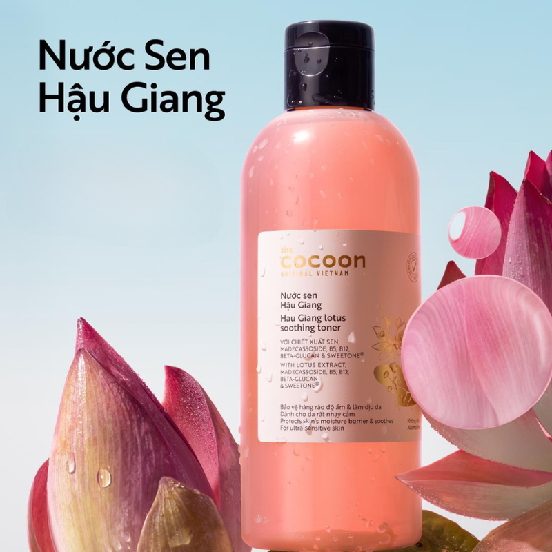 Cận cảnh chai toner và thiết kế bao bì