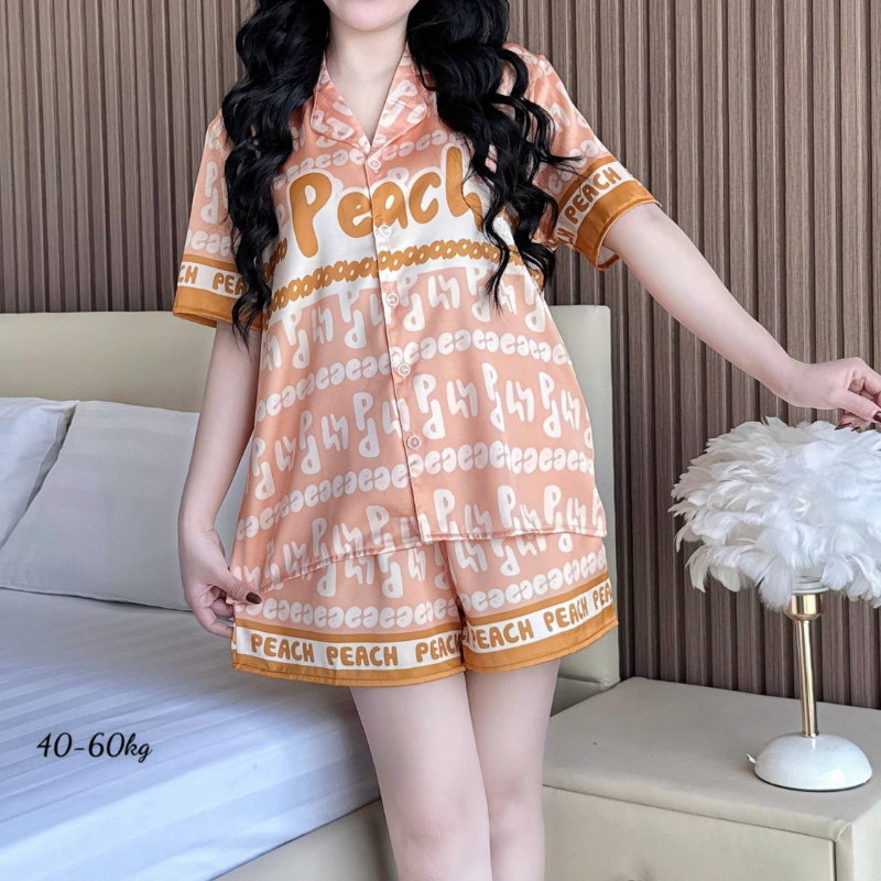 Mẫu tông cam đào với phom suông thoải mái