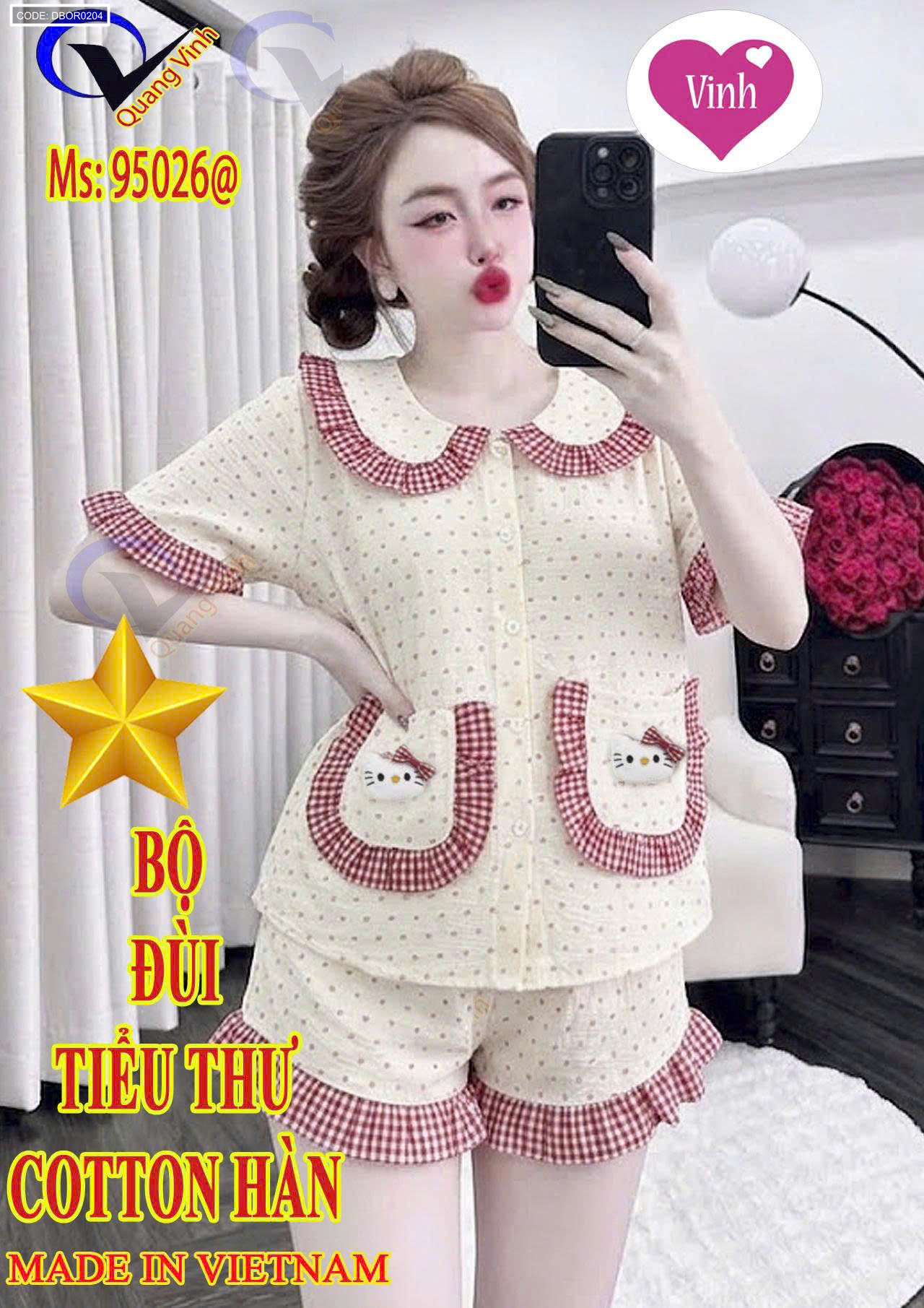 Ảnh mặc thực tế với cổ bèo tròn và quần đùi đồng bộ