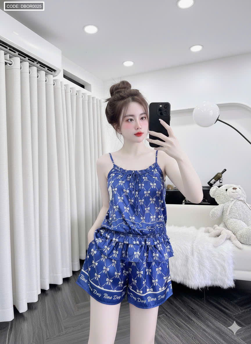 Mẫu xanh in họa tiết nổi bật, phom mặc nhà trẻ trung