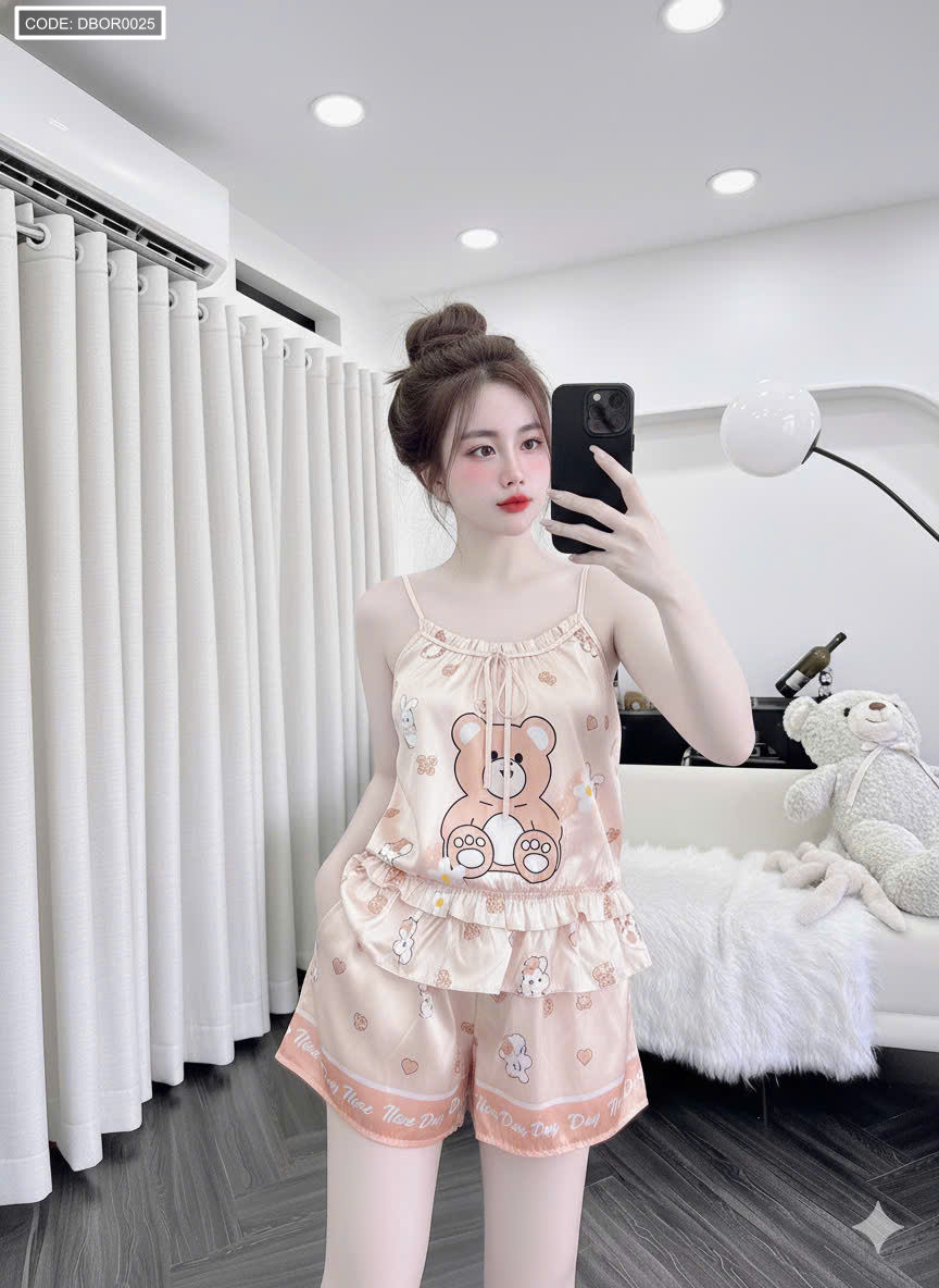 Phiên bản hồng nhạt với chi tiết bèo nữ tính