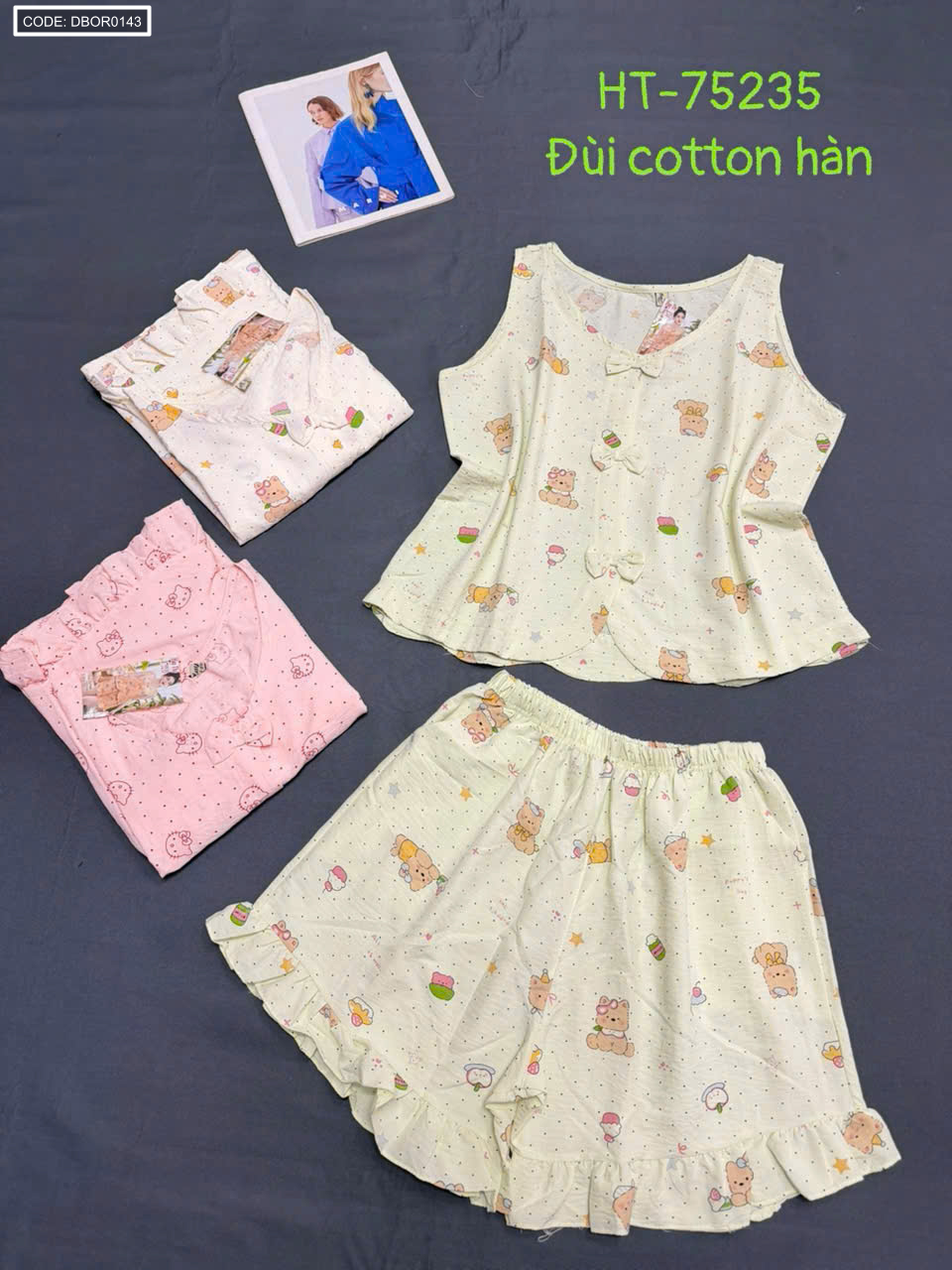 Một phiên bản màu sáng với họa tiết in nhẹ nhàng