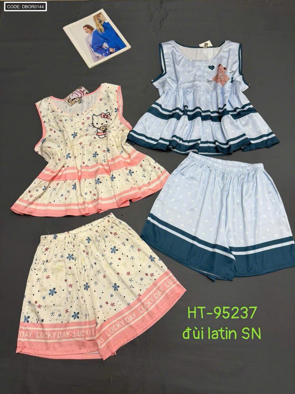 Biến thể tông sáng với họa tiết dễ thương, phù hợp phong cách mặc nhà