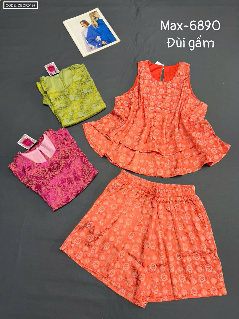 Bộ áo xòe nhẹ kết hợp quần đùi cạp thun trong tông cam nổi bật