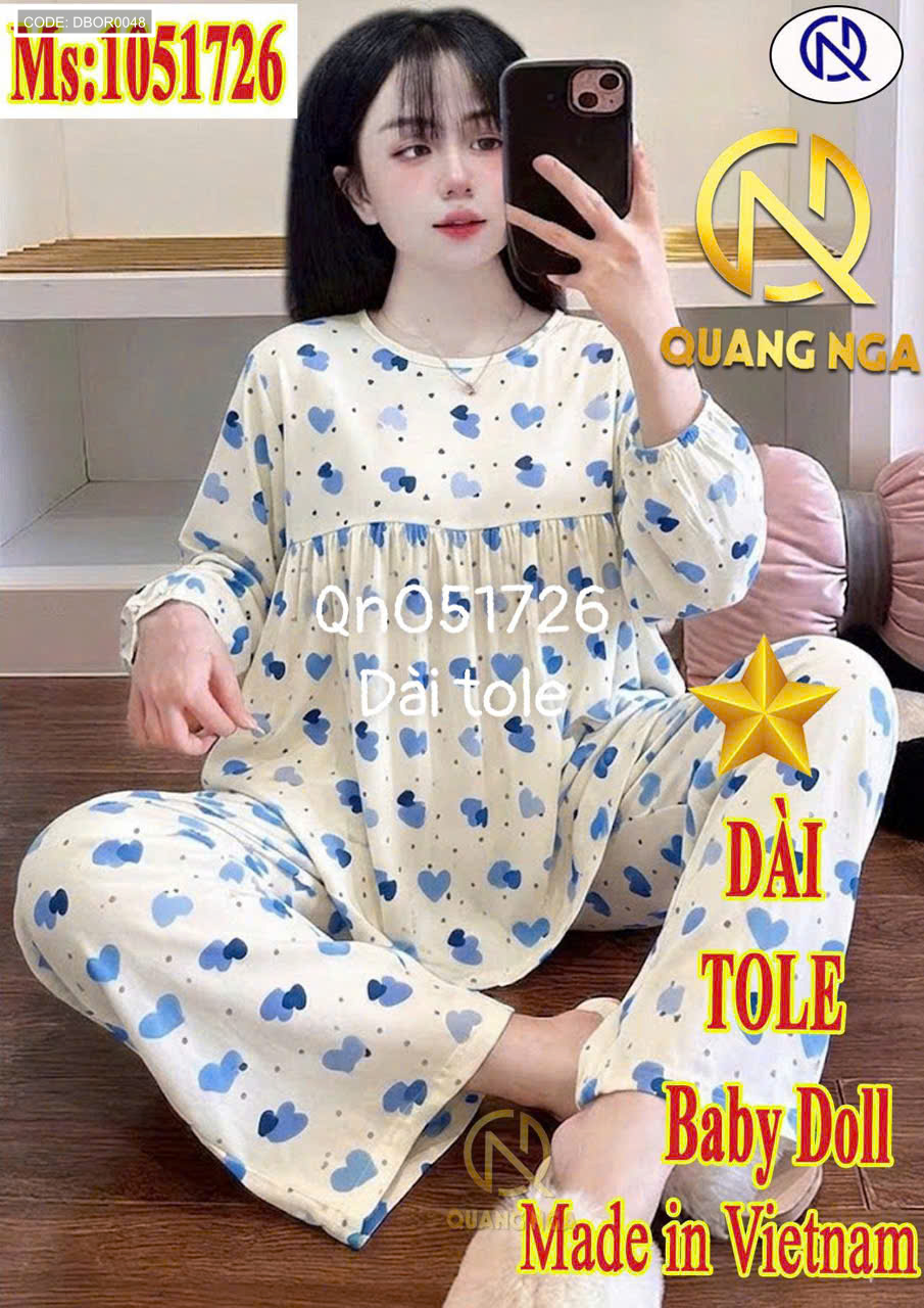 Ảnh mặc thực tế với áo tay lỡ và quần dài ống suông