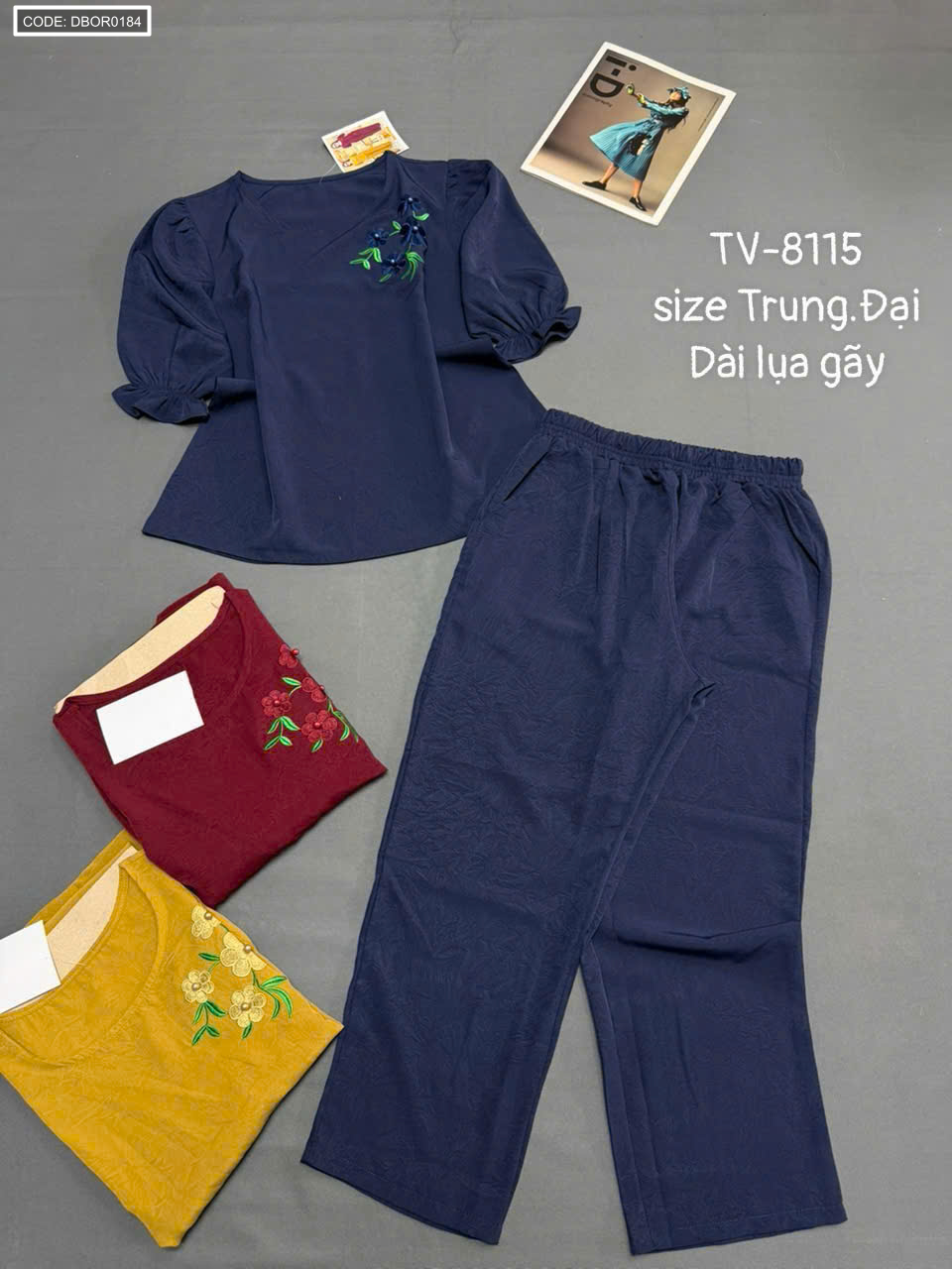 Mẫu màu xanh navy kèm thông tin size Trung và Đại