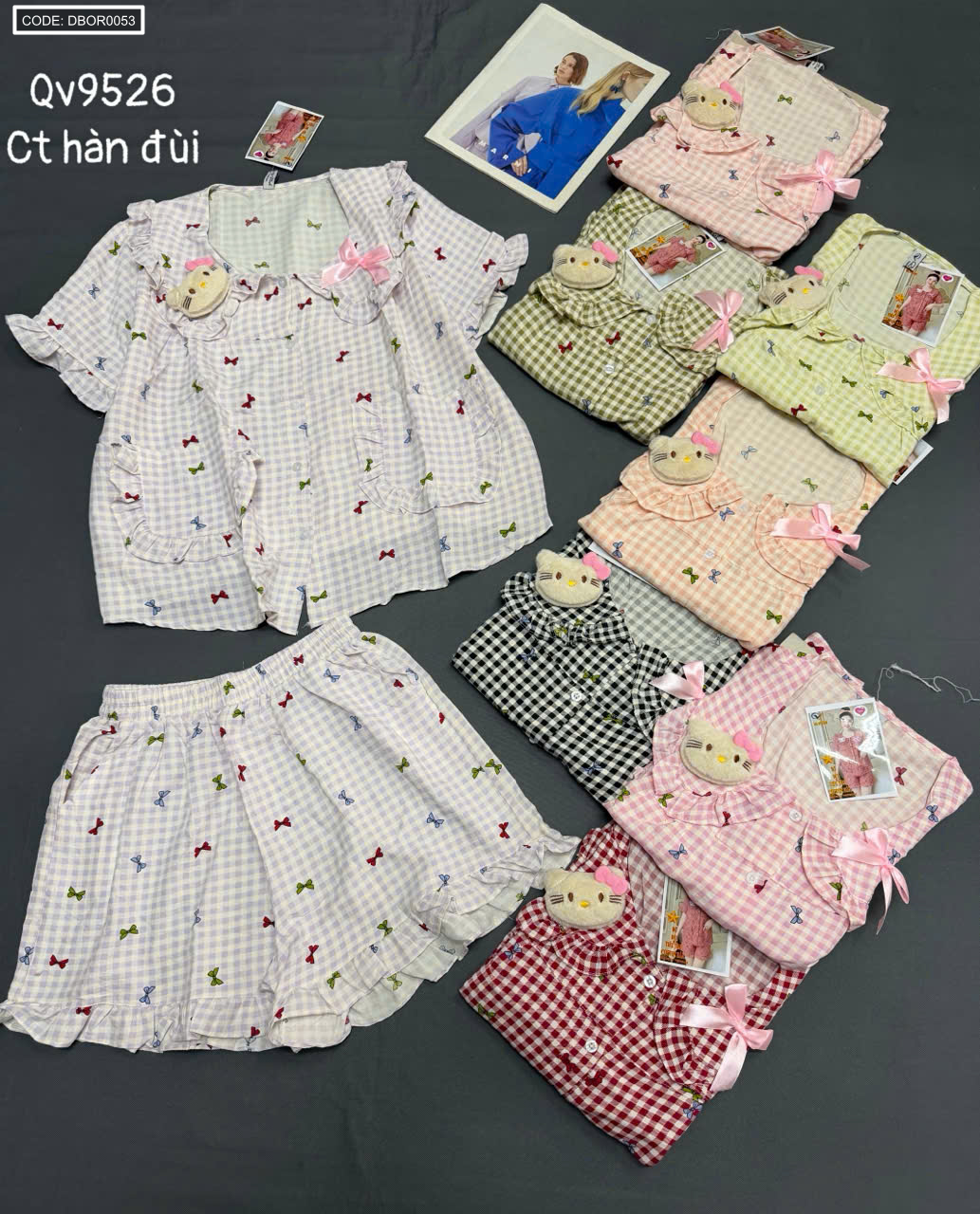 Các phối màu caro khác nhau của cùng mẫu đồ bộ