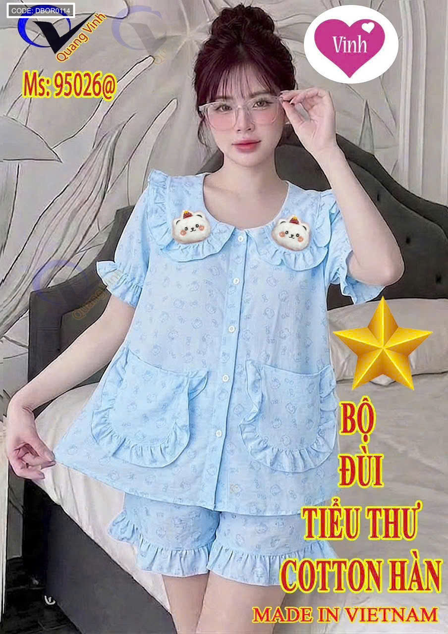 Phiên bản màu xanh nhạt với phom mặc nhà nữ tính