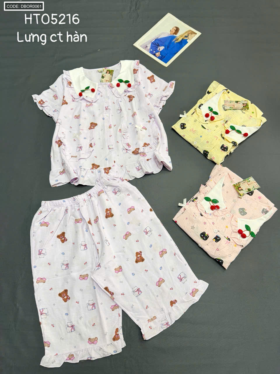 Một biến thể màu sáng của mẫu đồ bộ freesize