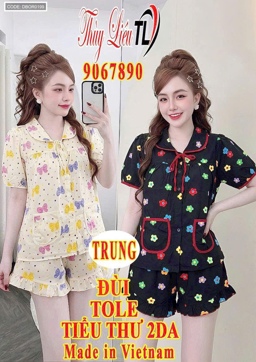 Mẫu áo tay ngắn quần đùi với họa tiết và phối viền nổi bật