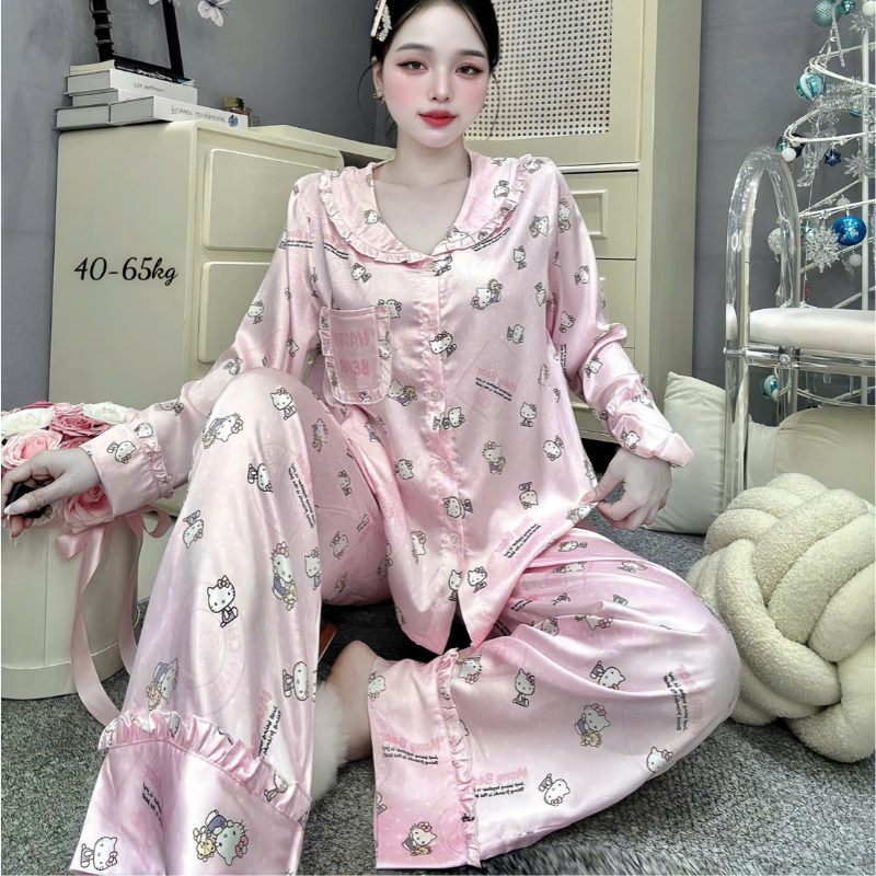 Phiên bản màu hồng nhấn túi ngực và gấu quần bèo