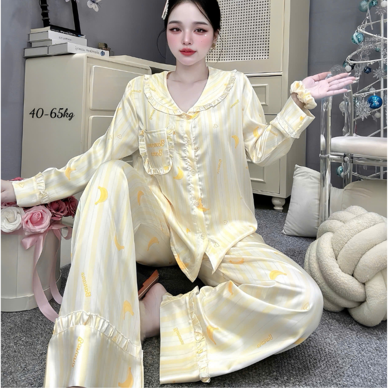 Mẫu tông vàng nhạt với viền bèo và họa tiết nhí