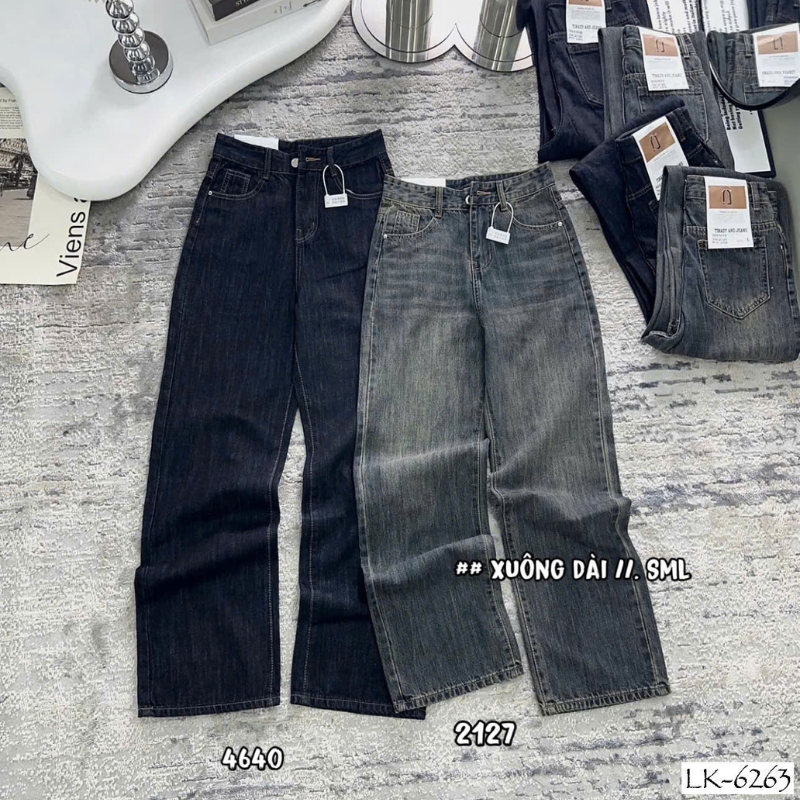 Hai tông denim xanh đậm và xám trong cùng mẫu quần