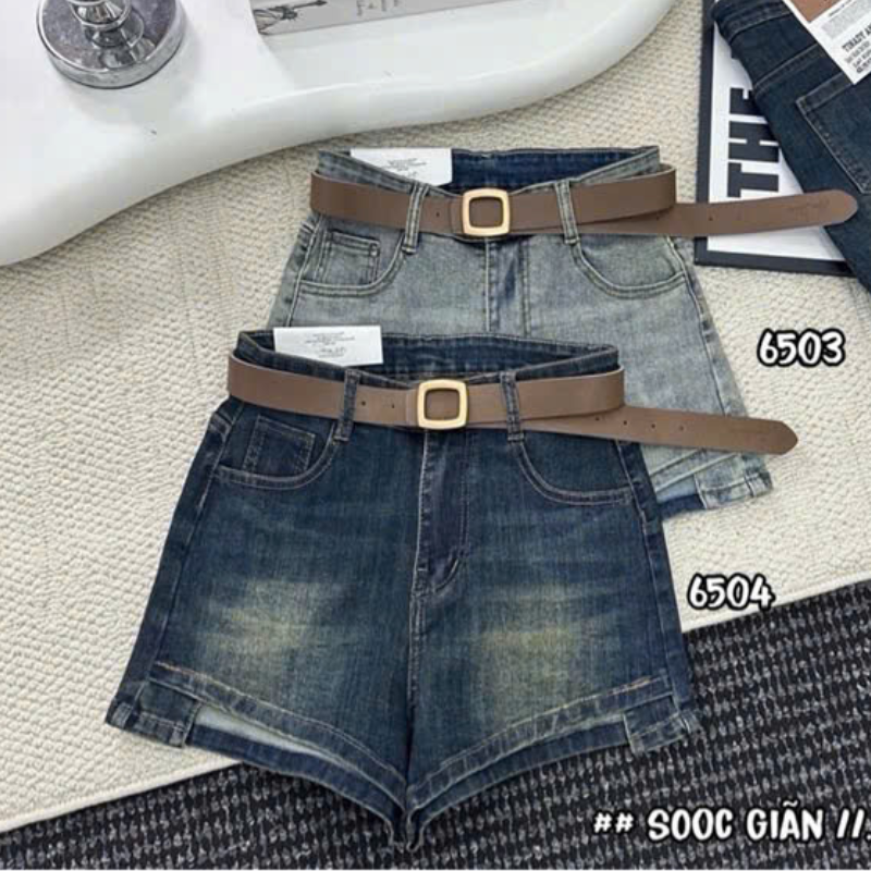 Hai tông màu jean xanh nhạt và xanh đậm của mẫu quần