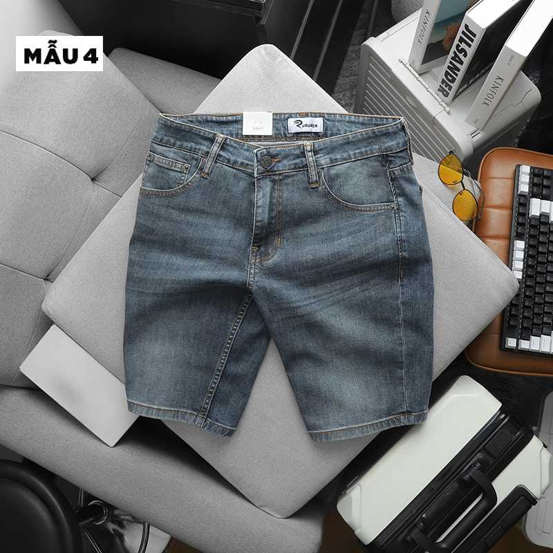 Mẫu quần xanh wash nhạt, dễ phối với áo thun hoặc polo.