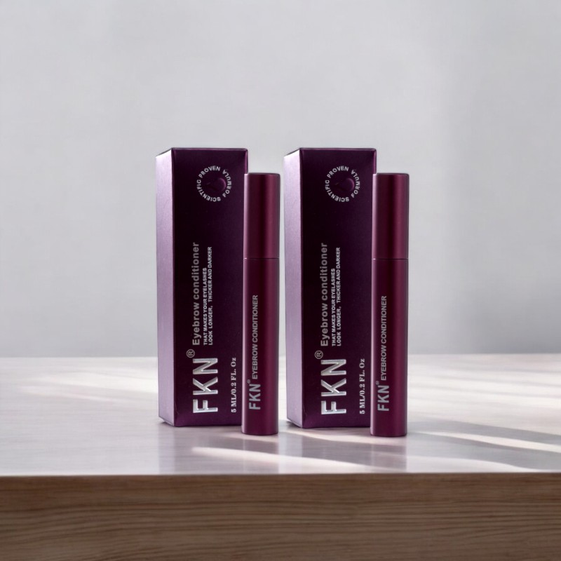 Hình ảnh trọn bộ sản phẩm với hộp và thân serum đặt cạnh nhau
