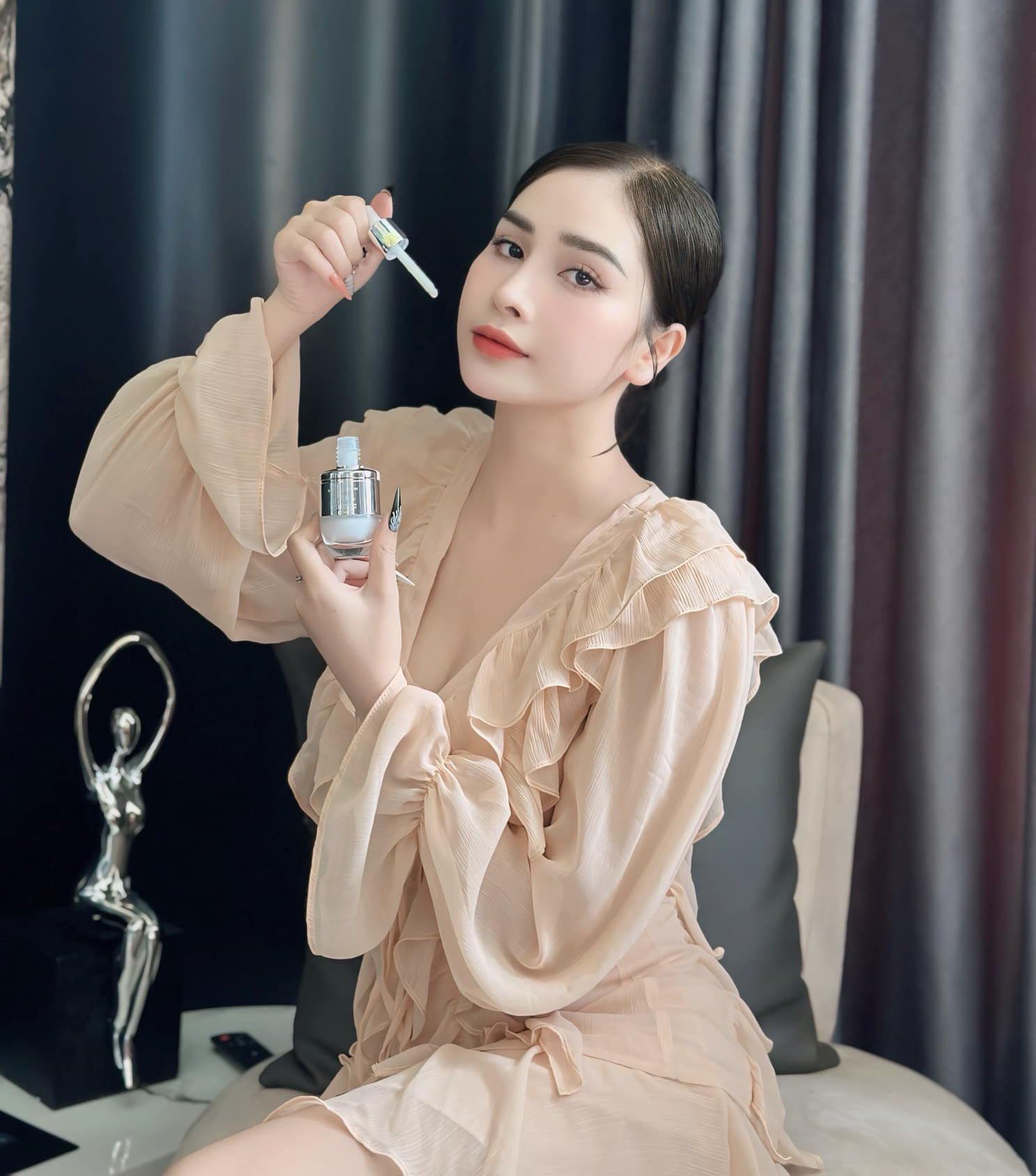 Serum Huyết Thanh Queenie Skin 7Days 50ml
