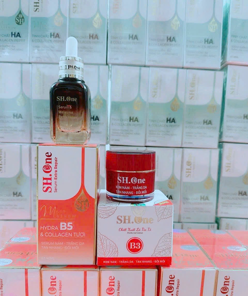 Sản phẩm trưng bày cùng các dòng chăm sóc da SH One