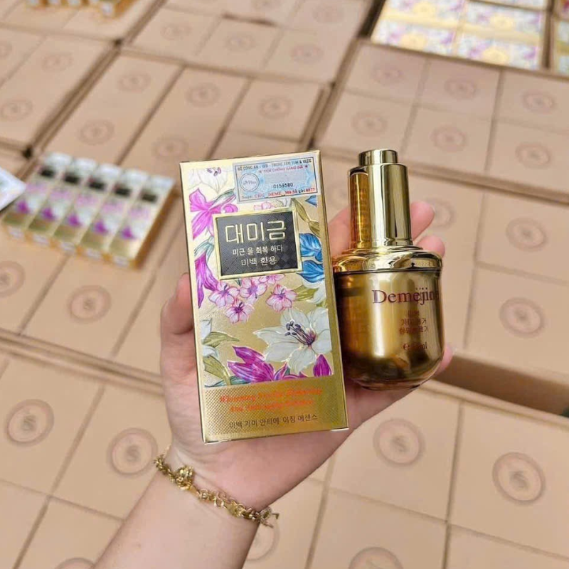 Serum Demejine Whitening Freckle Removing And Anti-aging Essence 35ml