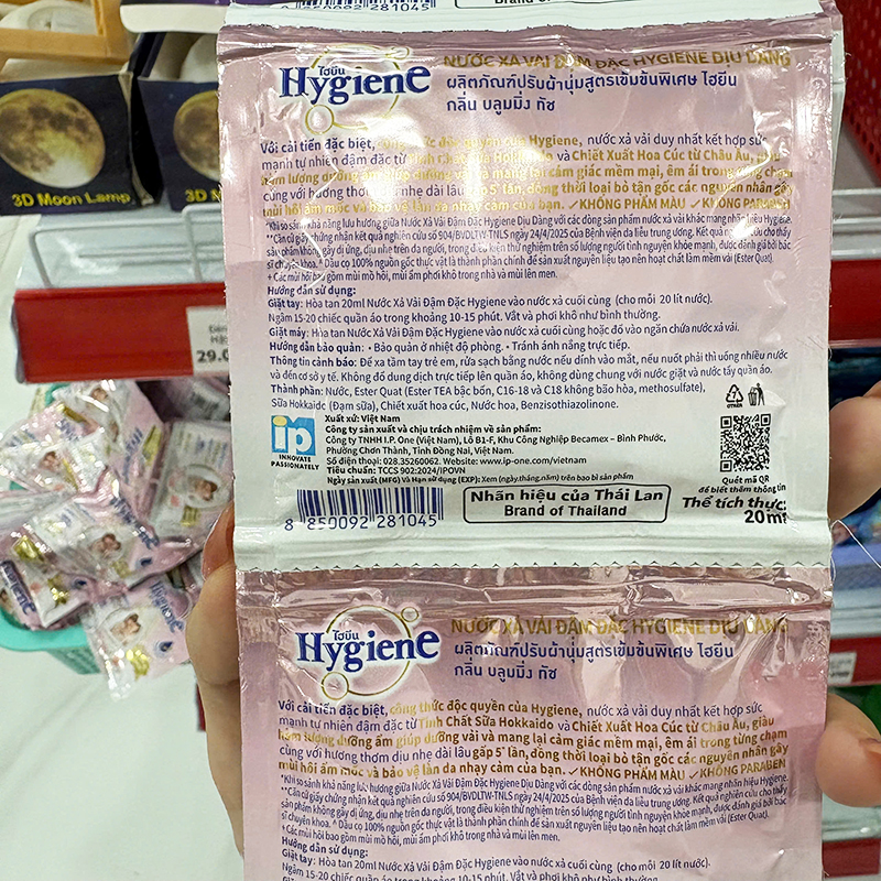 Thông tin thành phần và hướng dẫn trên mặt sau bao bì